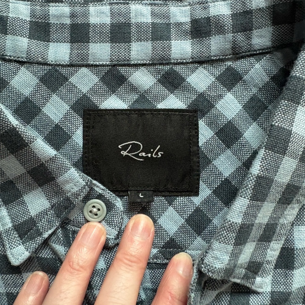 Rails Short Sleeve Button Down in Blue Check- size L